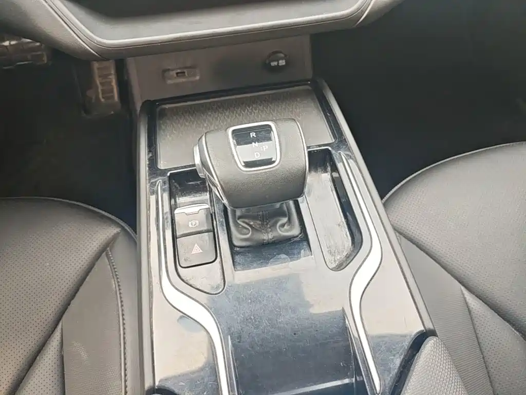 Hongqi E-QM5 2025 2023 Facelift Basic Travel Edition