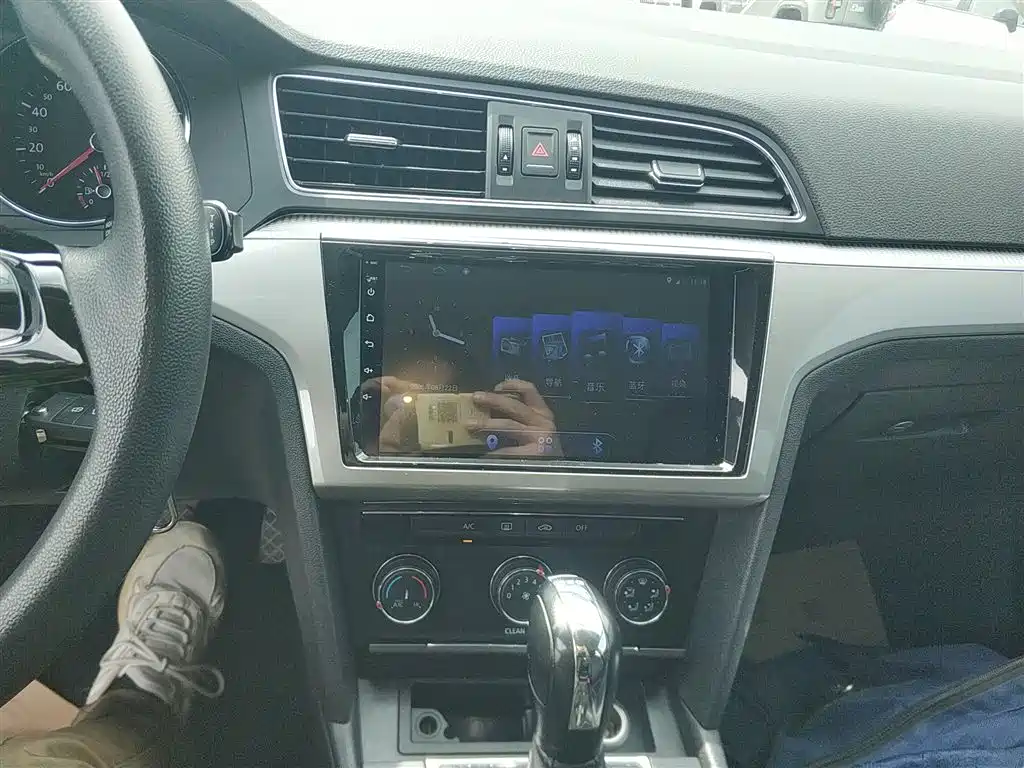 Volkswagen Lamando 2015 230TSI DSG Style фото 13