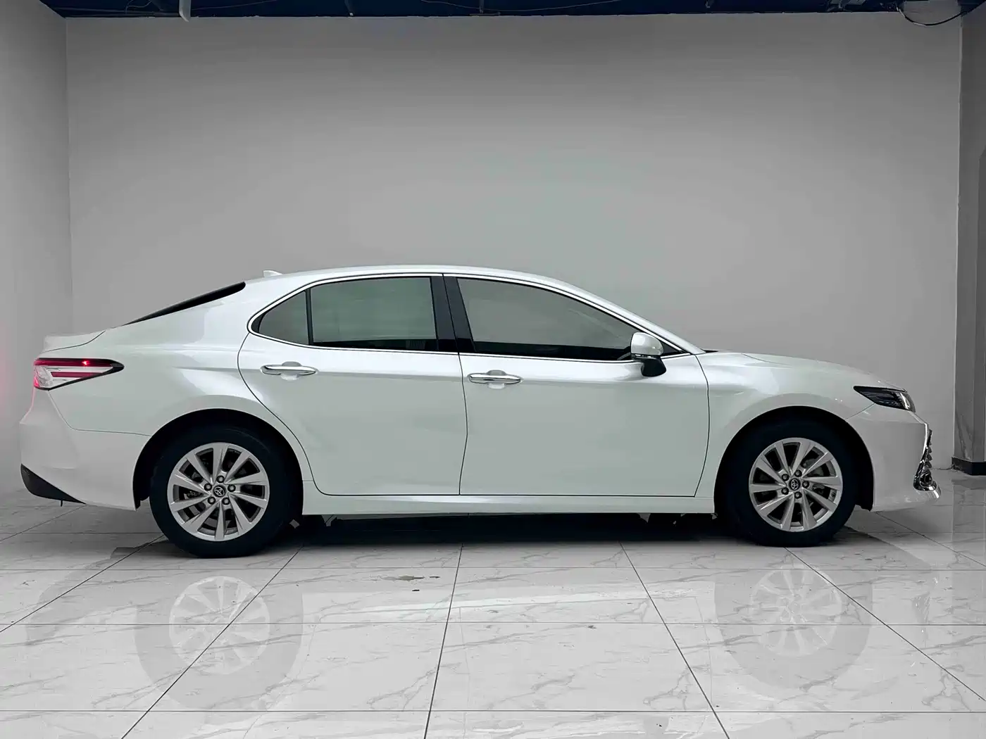 Toyota Camry 2023 2.0G Luxury Edition фото 6