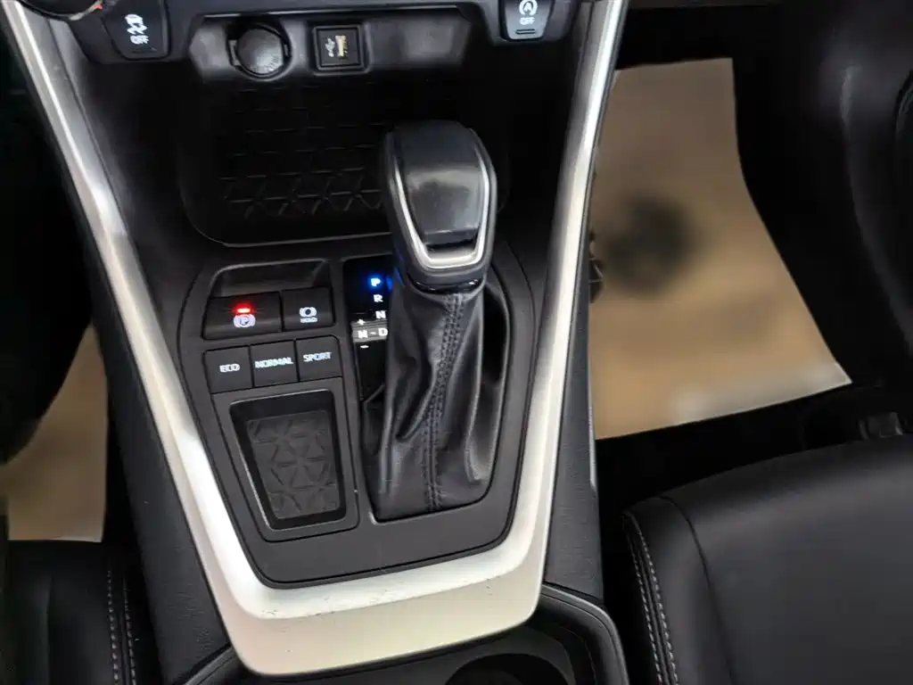 Toyota Wildlander 2023 2.0L CVT FWD Urban фото 10