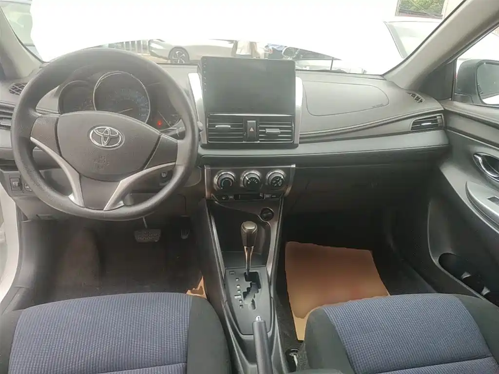 Toyota YARiS L Zhi Xuan 2015 1.5E Auto Charming Edition фото 10