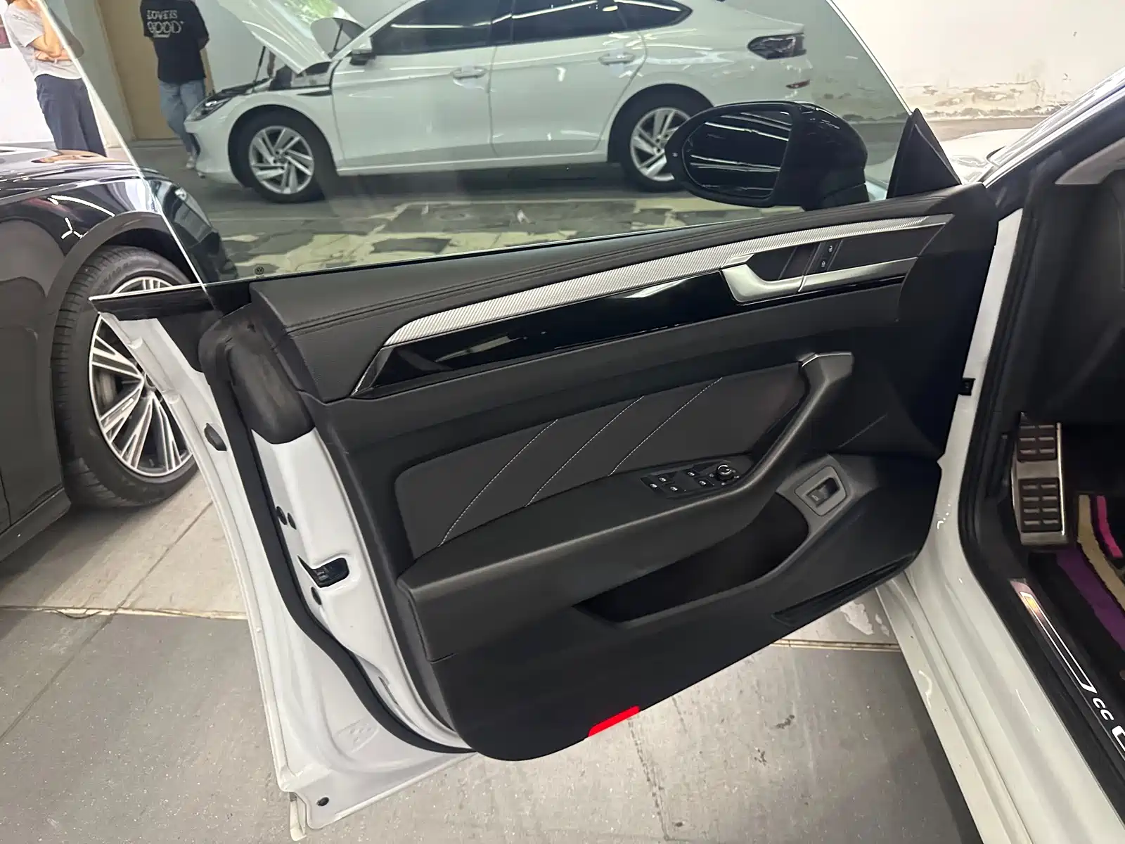 Photo 5 - Volkswagen CC