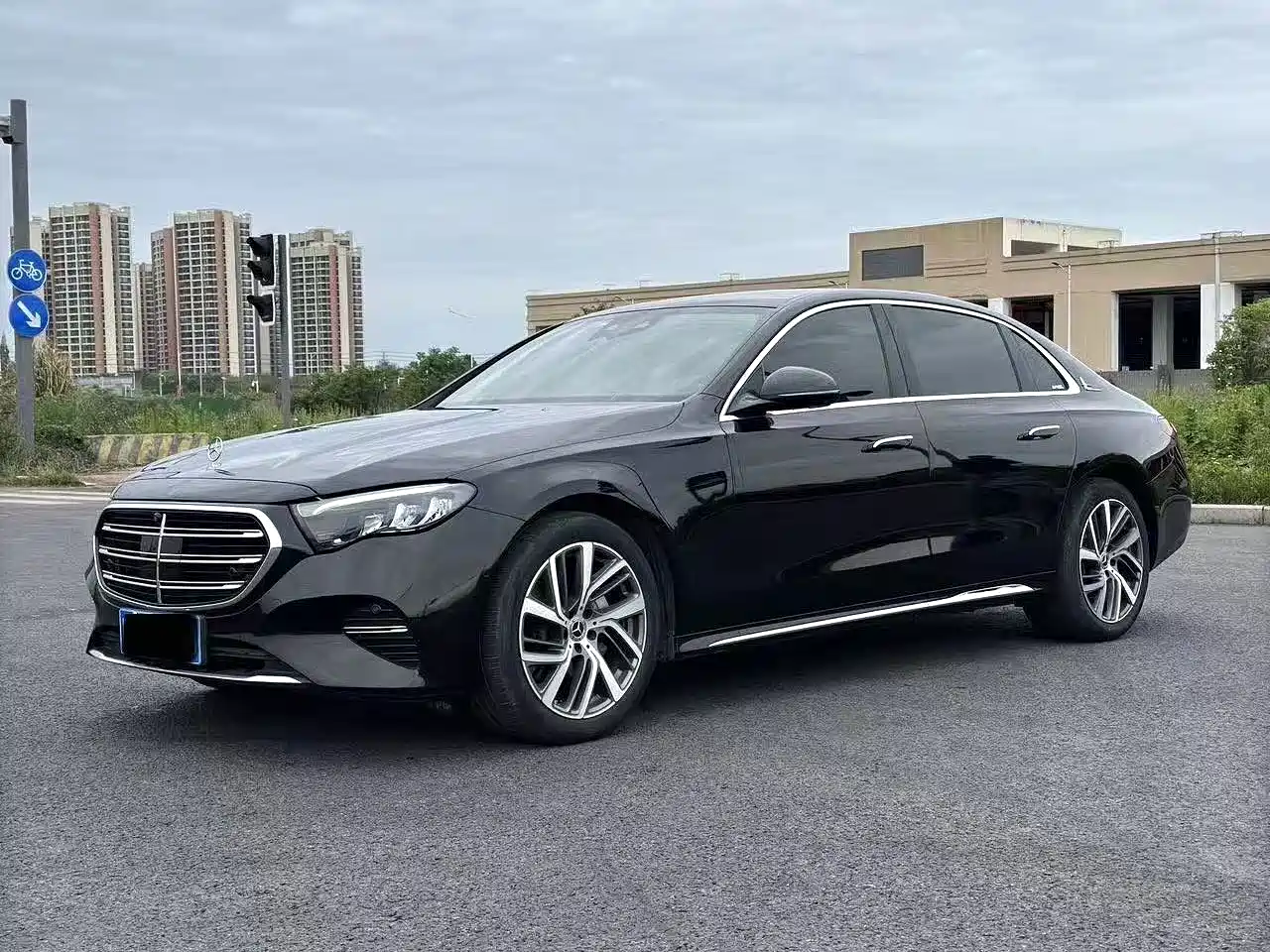 Mercedes-Benz E-Class 2024 E 300 L Fashion