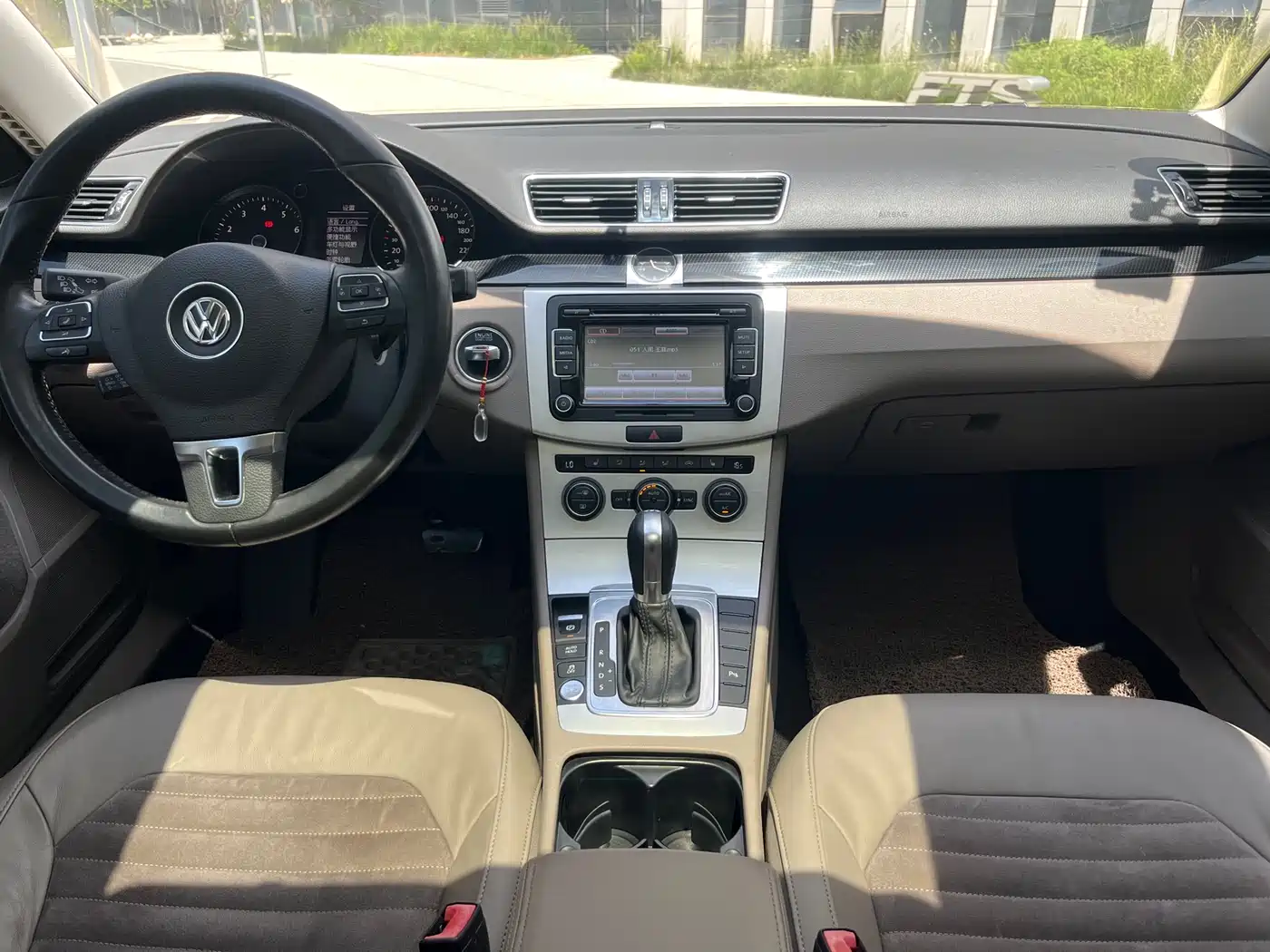 Volkswagen Magotan 2015 Facelift 1.8TSI Luxury фото 8