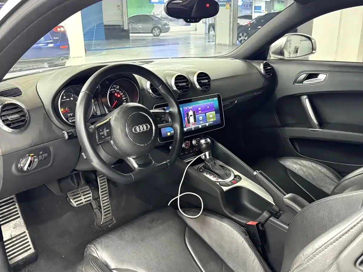 Фото 7 - Audi TT
