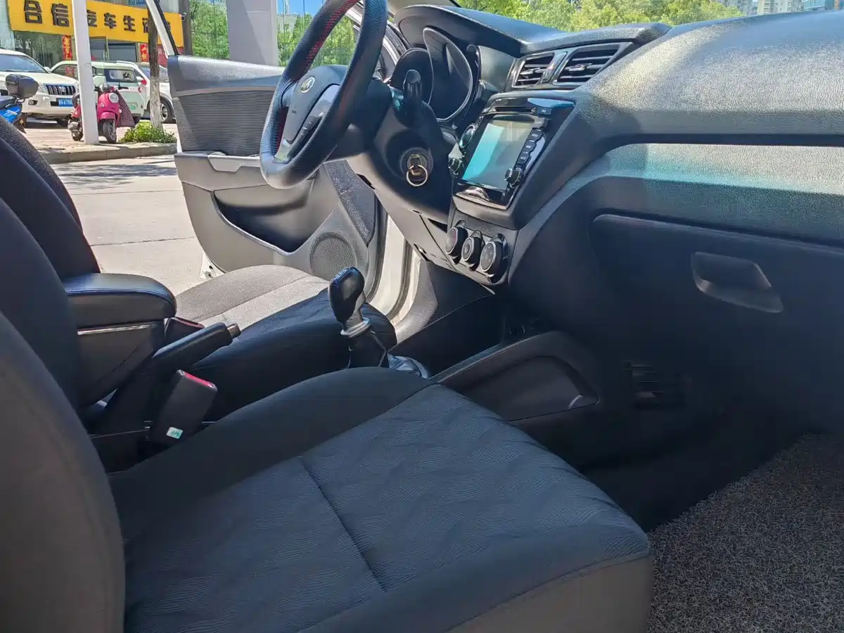 Kia K2 2015 Sedan 1.4L MT GLS фото 5
