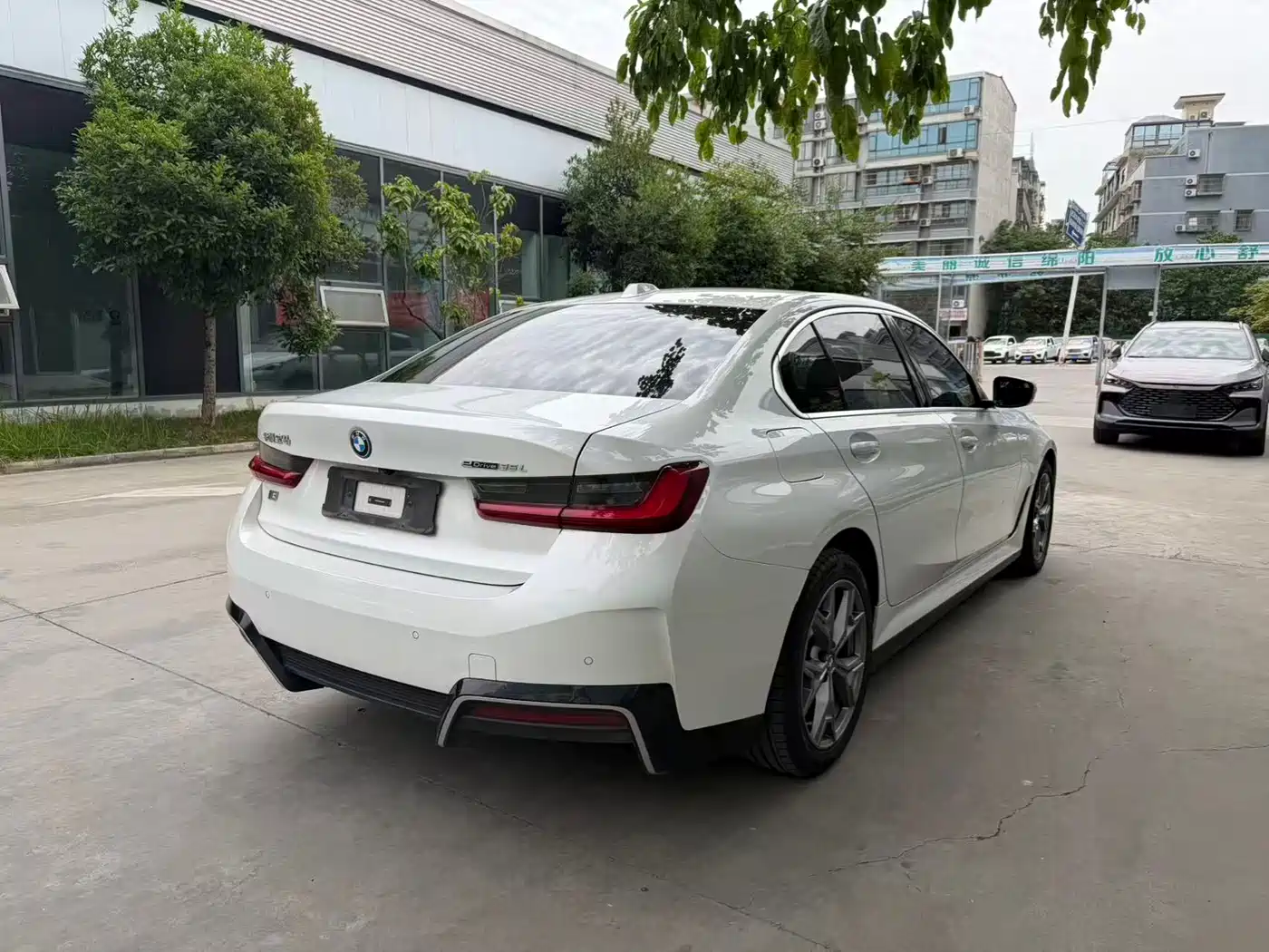 BMW i3 2024 eDrive 35 L фото 4