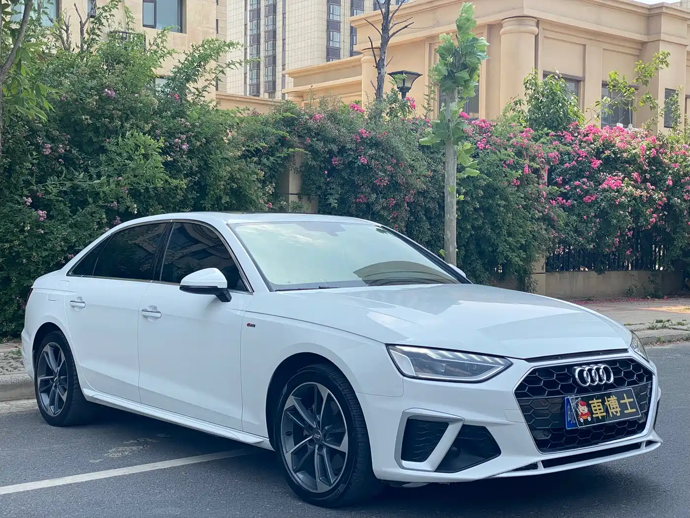 Audi A4L 2020 40 TFSI Fashion Dynamic Edition фото 3