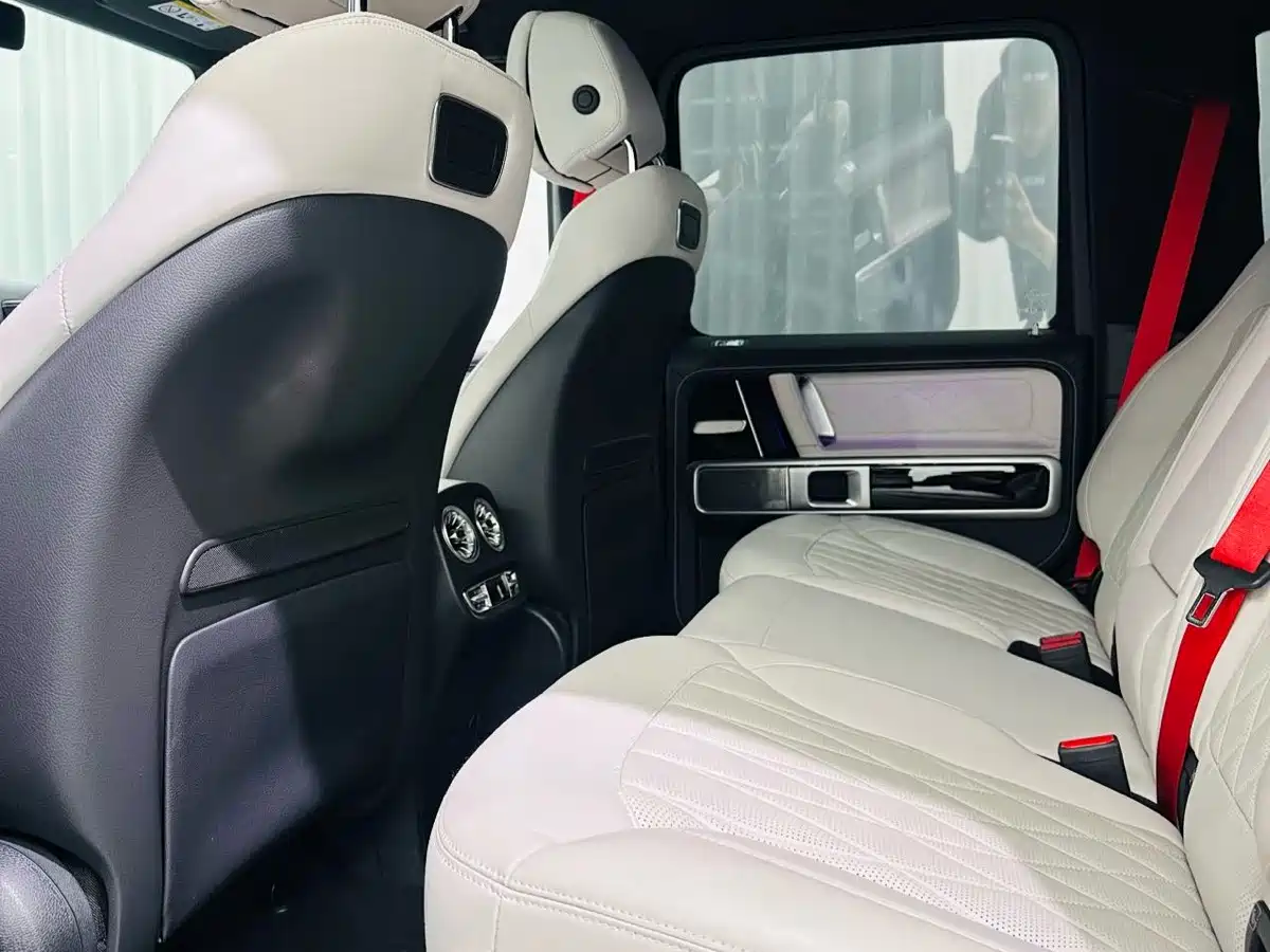 Mercedes-Benz G-Class 2024 G 500 фото 11