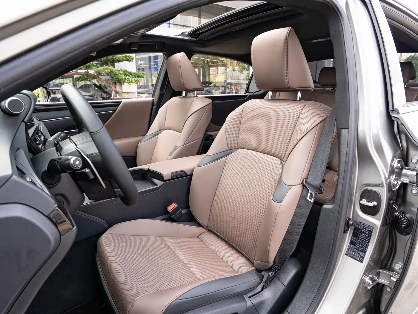 Lexus ES 2022 300h Ultimate Edition фото 11