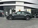 Фото 5 - Porsche Macan EV