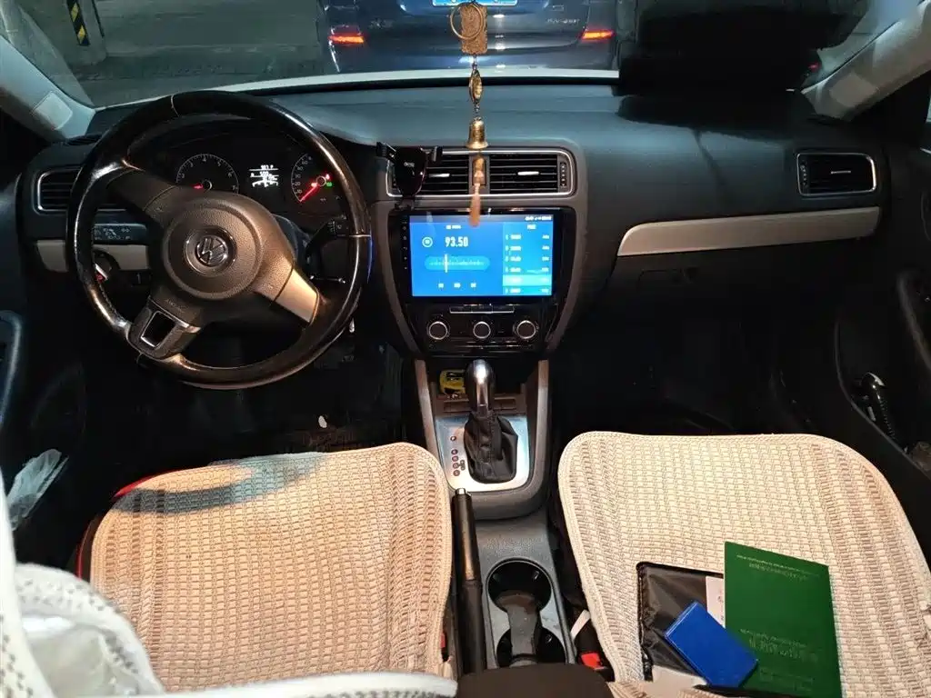 Volkswagen Sagitar 2014 Facelift 1.6L Automatic Leading Version фото 13