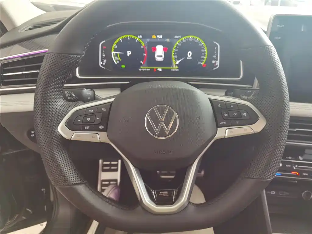 Volkswagen Tiguan L 2024 Outstanding 330TSI Auto 2WD R-Line Dragon Glory Edition фото 11