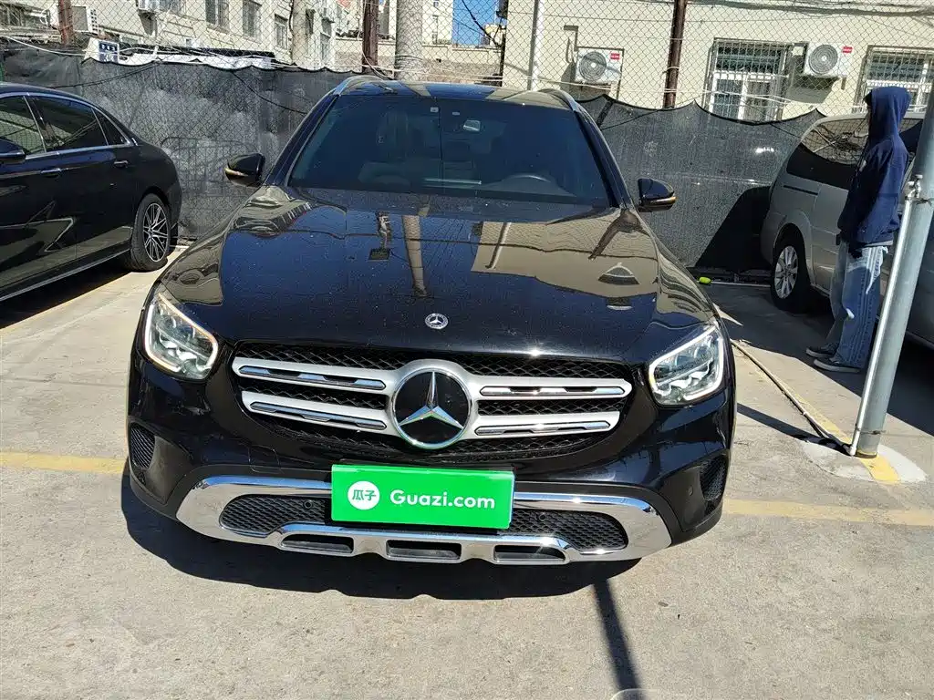 MERCEDES-BENZ GLC