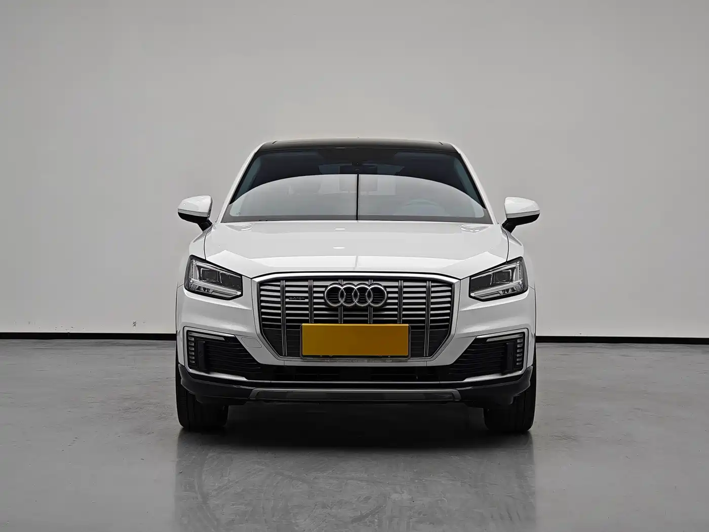 AUDI Q2L E TRON