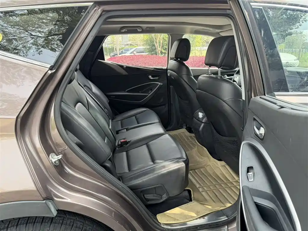 Hyundai Santa Fe 2015 2.0T Automatic 2WD Smart 5-Seater фото 16