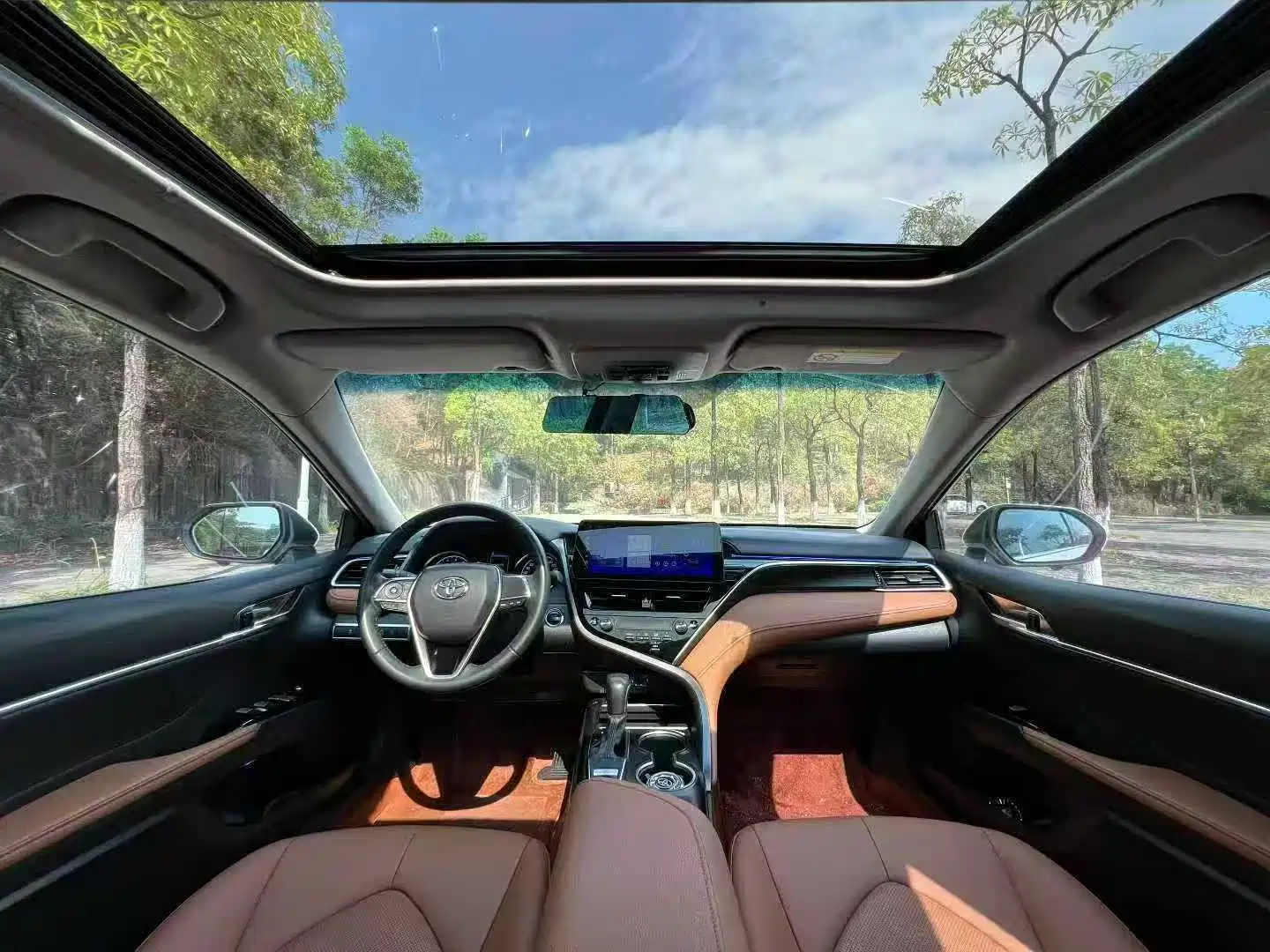 Фото 5 - Toyota Camry