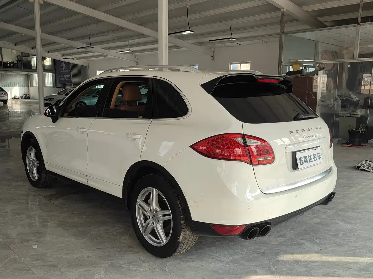 Porsche Cayenne 2011 Cayenne S 4.8L фото 4