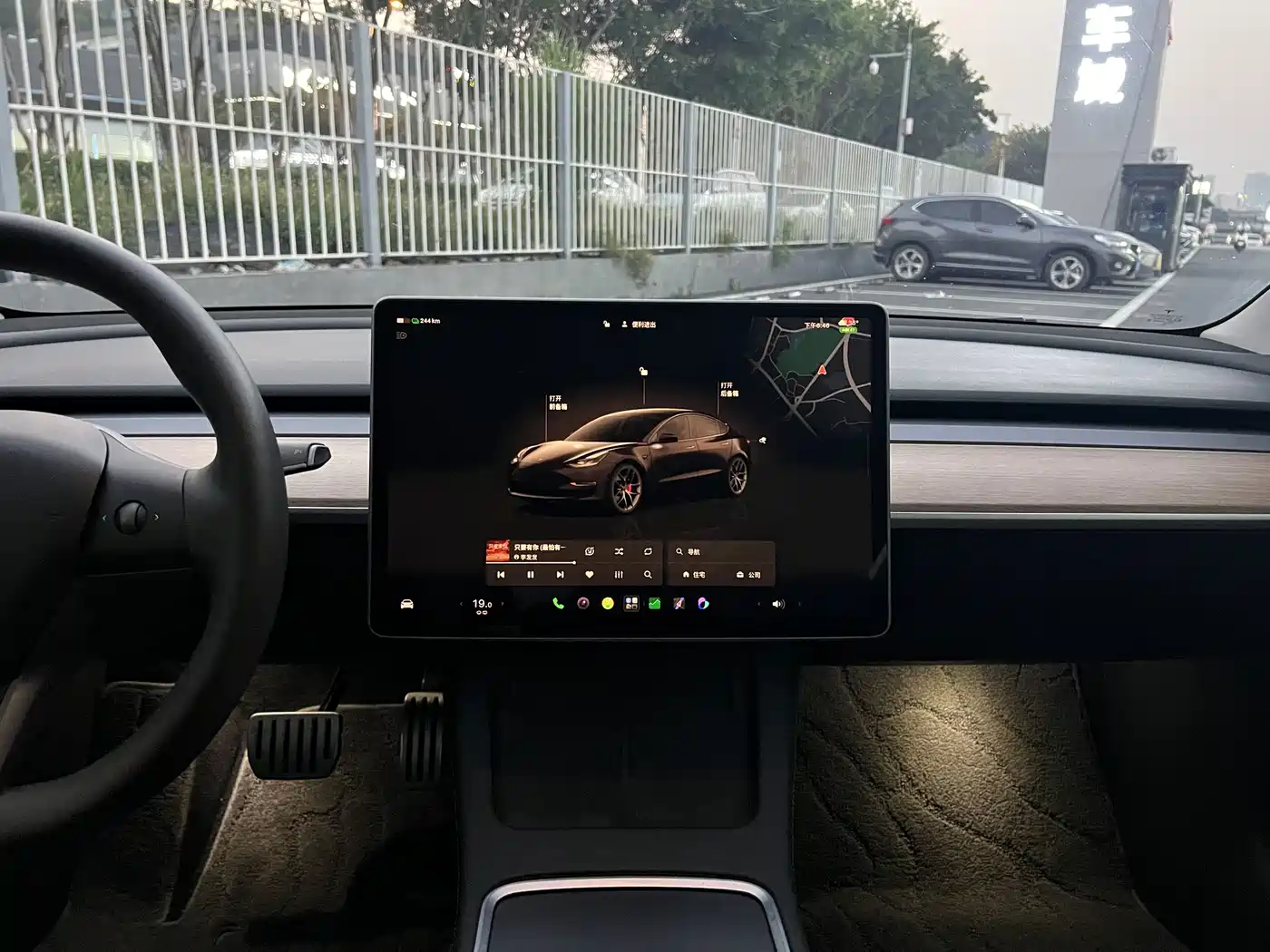 Фото 17 - Tesla Model 3