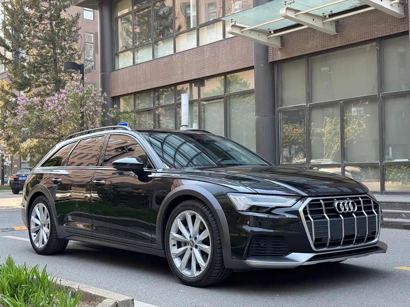 Audi A6 (Import) 2020 allroad quattro Explorer 55 TFSI Premium Off-Road фото 3