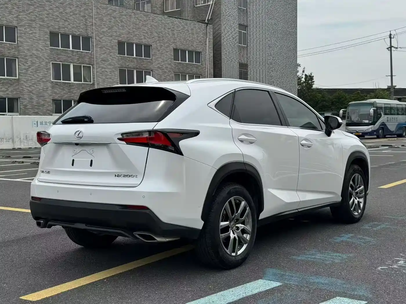Lexus NX 2015 200t AWD F Sport фото 8