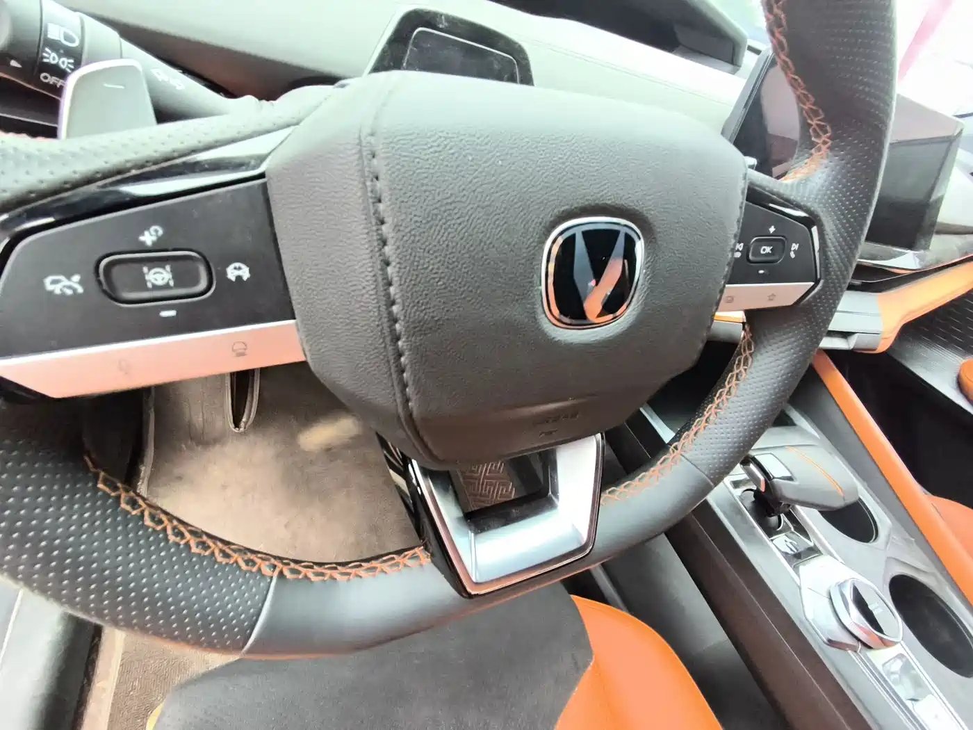 CHANGAN UNI-V