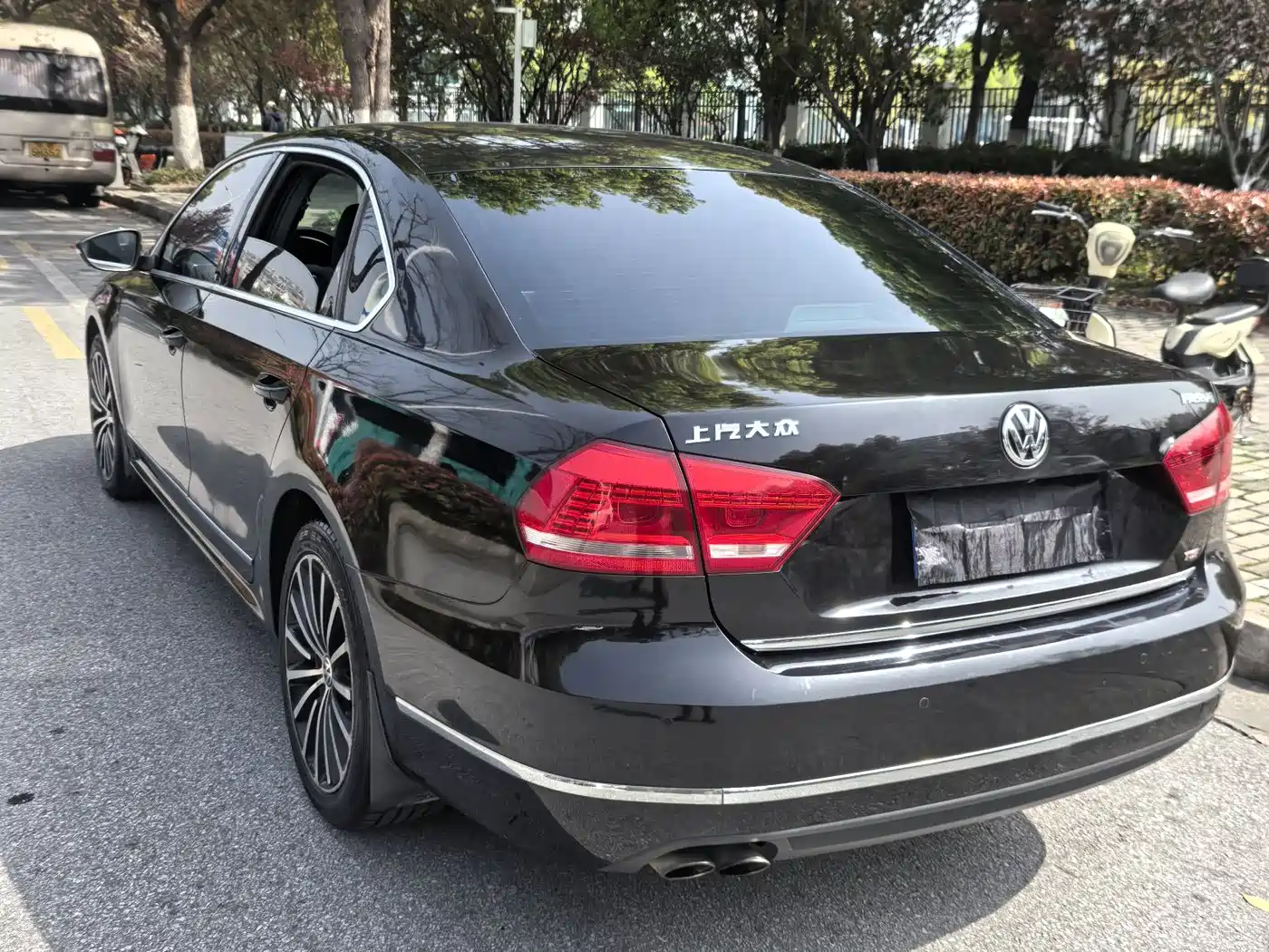 Volkswagen Passat 2011 2.0TSI DSG Ultimate фото 9
