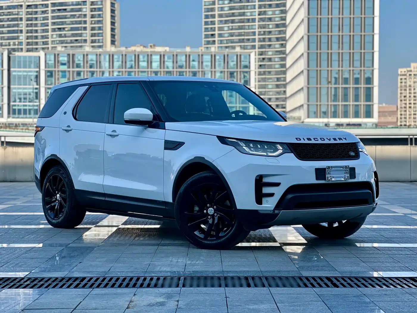Land Rover Discovery 2018 3.0 SC V6 HSE фото 3