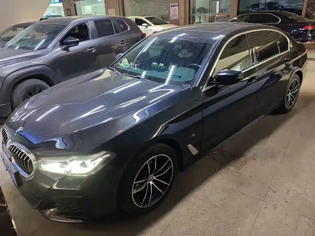 BMW 5 SERIES