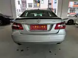 صورة 5 - Mercedes-Benz E-Class