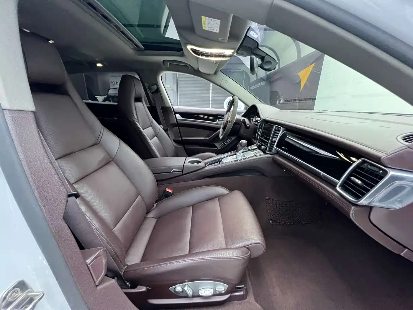 Porsche Panamera 2016 Panamera 4 Executive Edition 3.0T фото 23