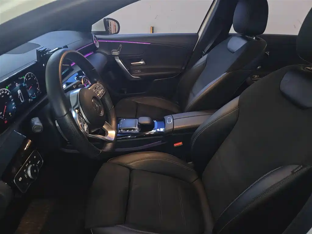 Mercedes-Benz A-Class 2021 A 200 L Sport Sedan Fashion Edition фото 14