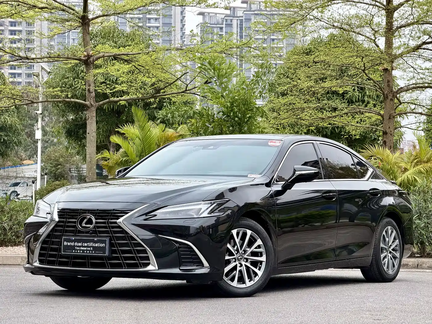 Lexus ES 2025 300h Ultimate Edition