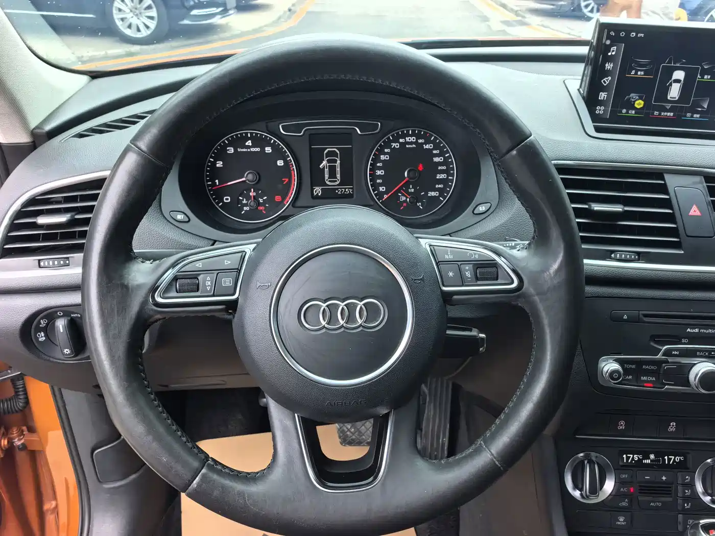 Фото 10 - Audi Q3