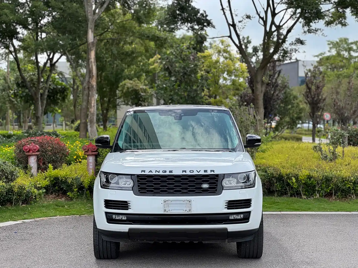 Land Rover Range Rover 2015 3.0 TDV6 Vogue фото 2