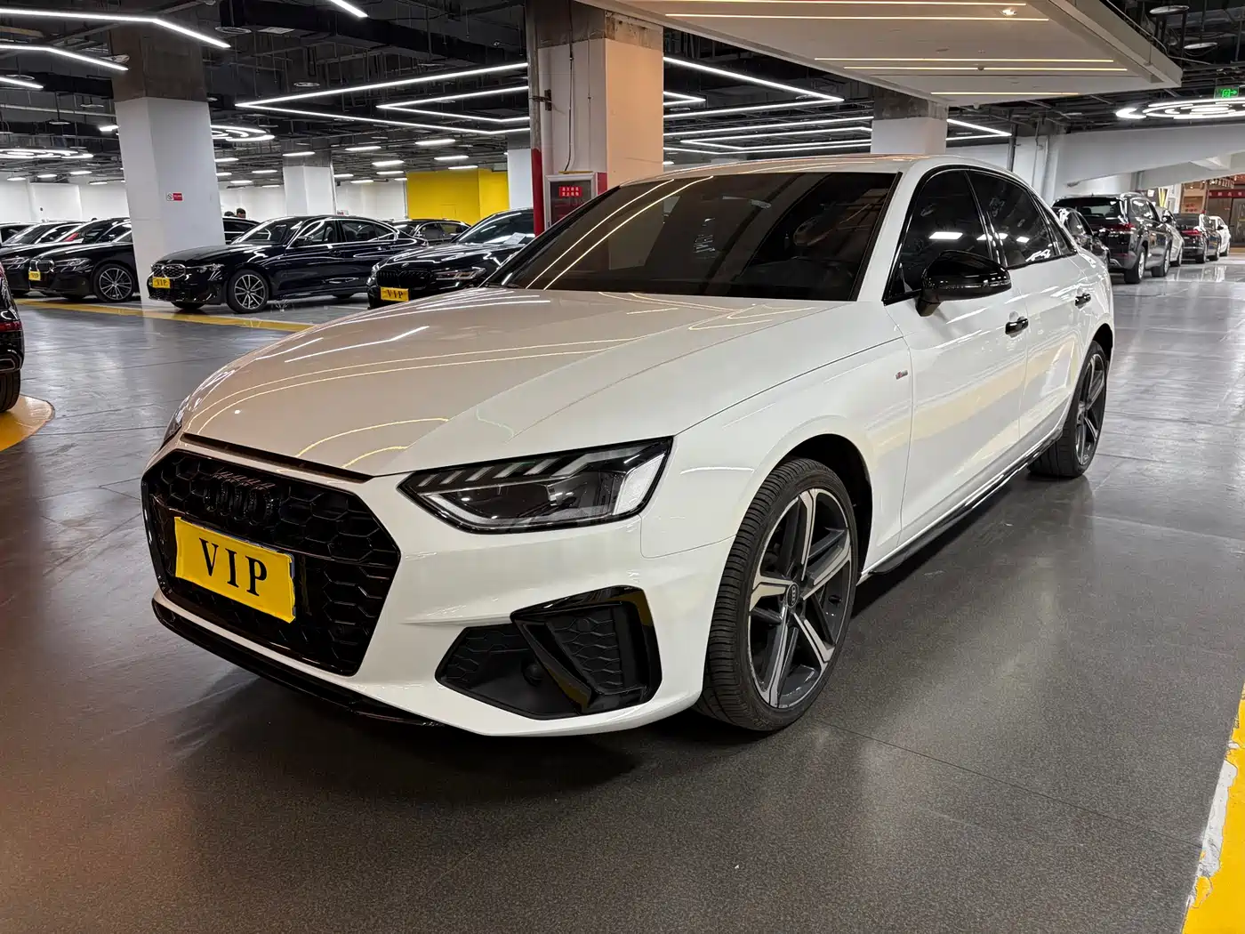 Audi A4L 2024 40 TFSI Luxury Dynamic