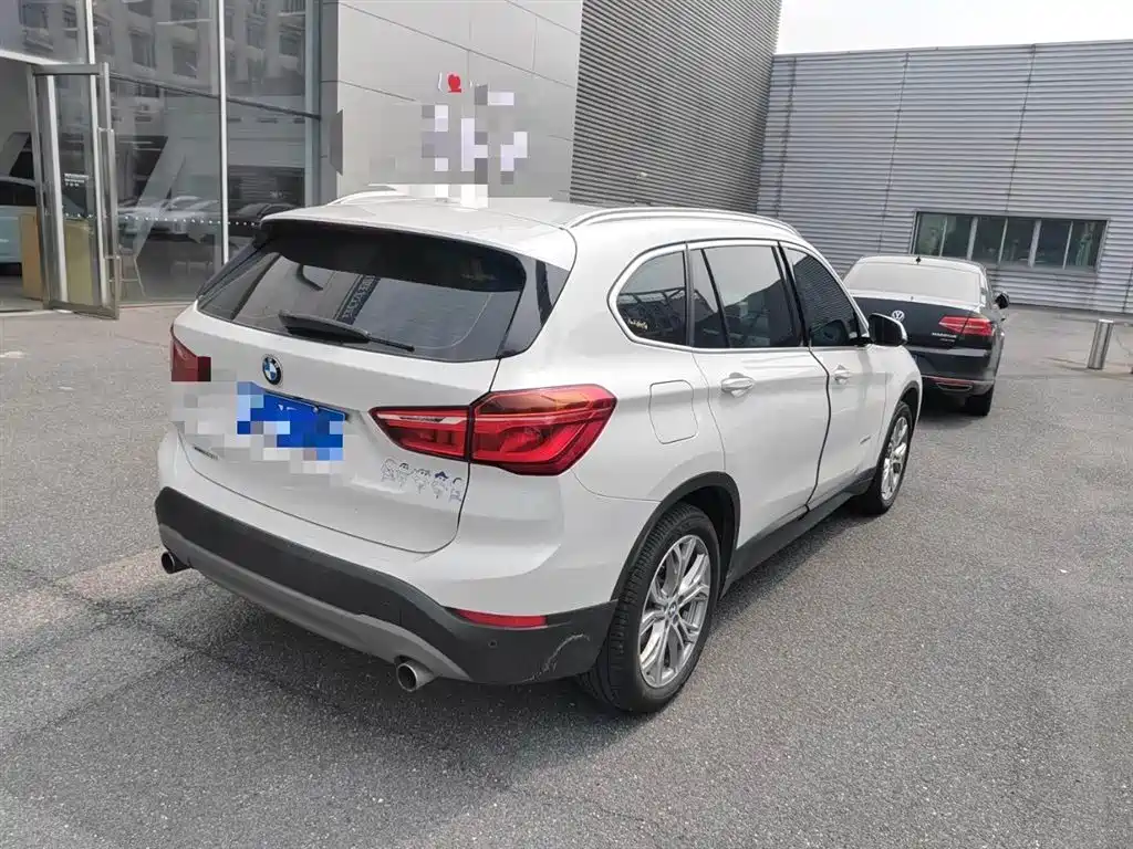 BMW X1 2018 sDrive20Li Leading Model фото 3