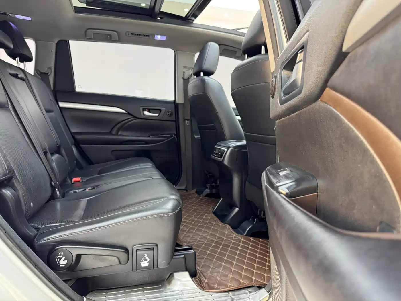 Toyota Highlander 2015 2.0T AWD Luxury Edition 7-seater фото 14