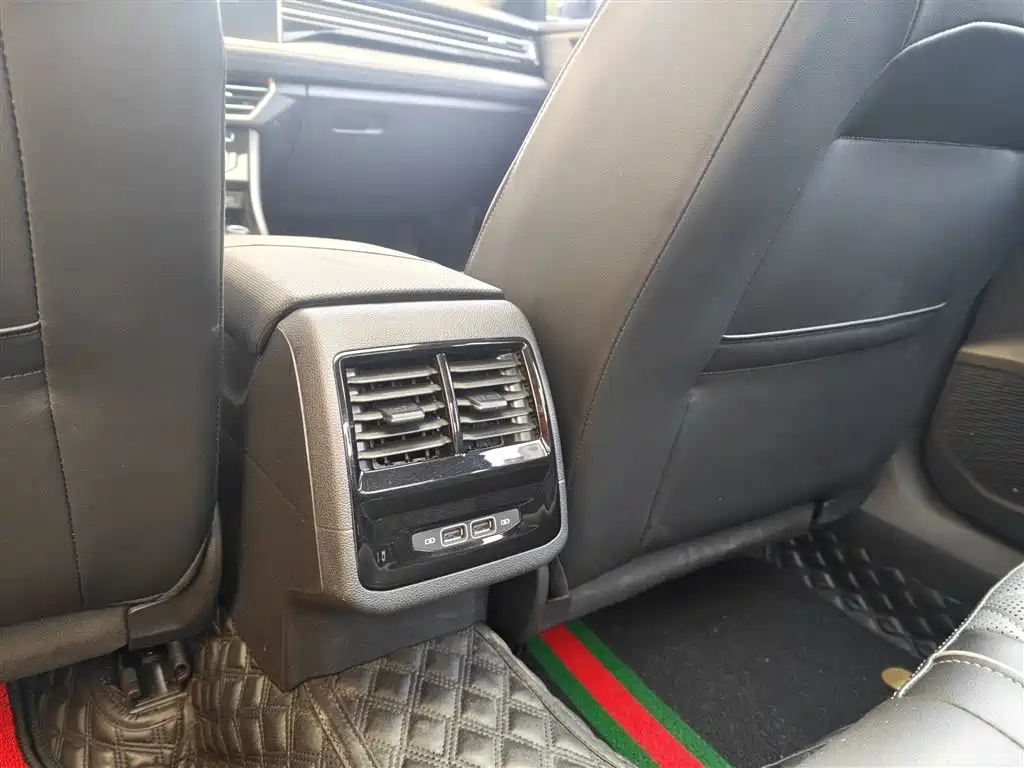 Volkswagen Sagitar 2023 300TSI DSG Surpassing Edition фото 8