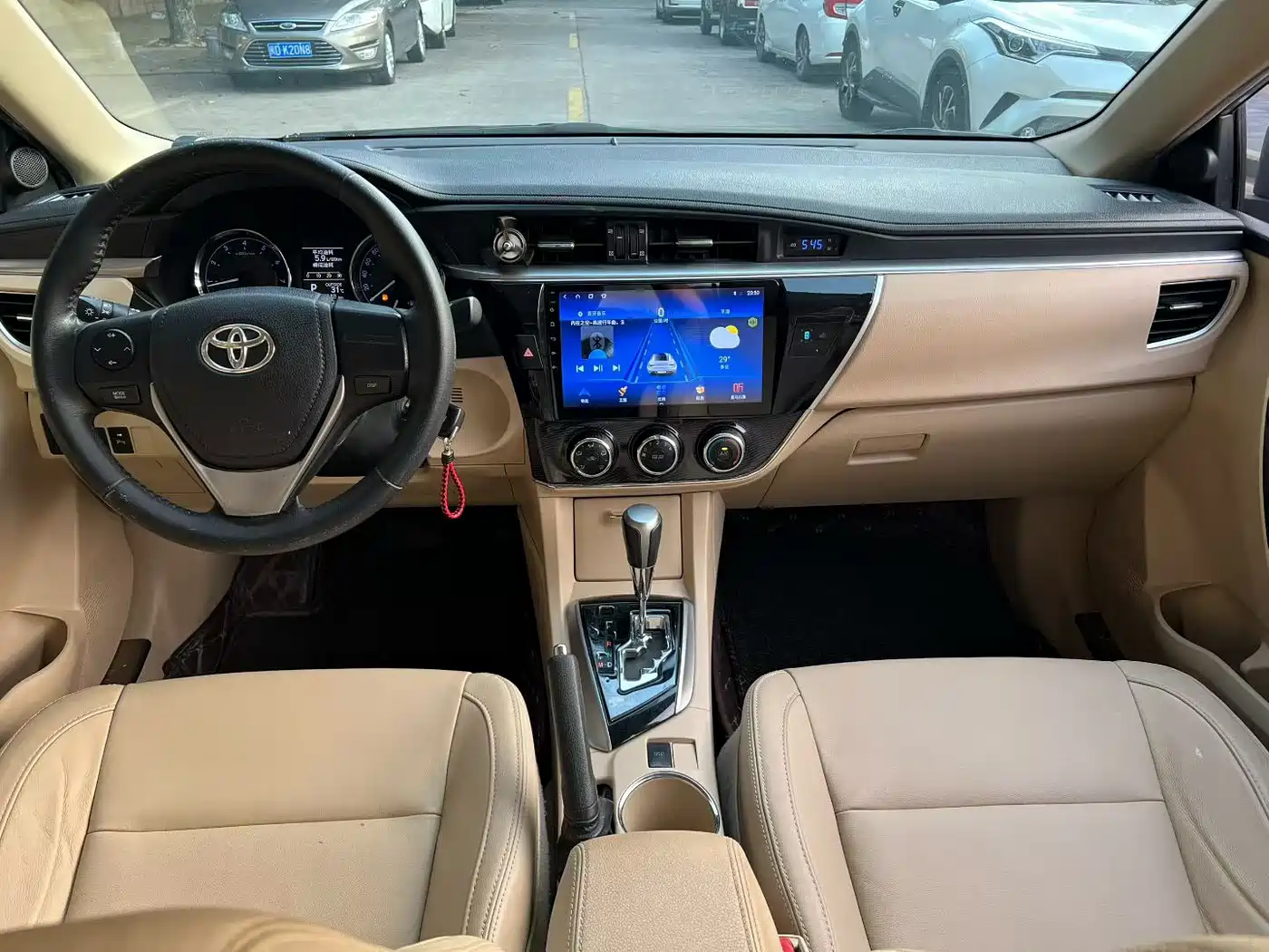 Toyota Corolla 2014 1.6L CVT GL-i Leather Edition фото 9