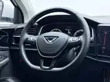 Photo 8 - Jetta VS5