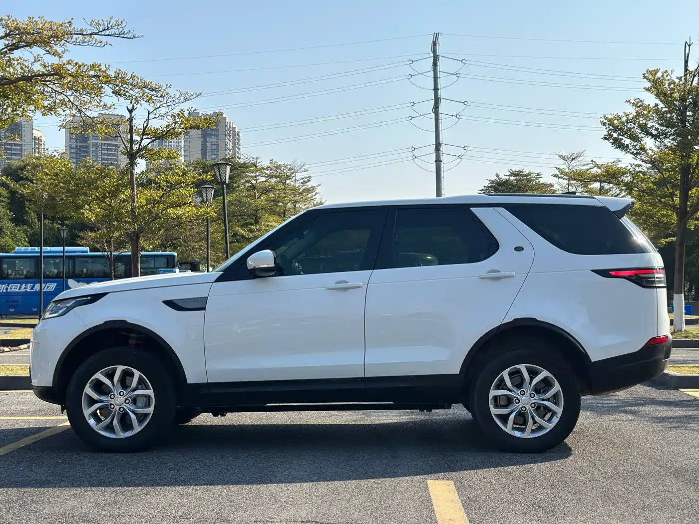 Land Rover Discovery 2019 3.0 SC V6 SE фото 7