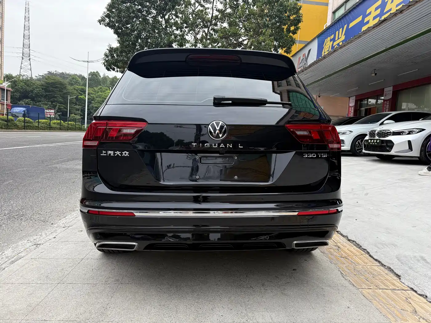Volkswagen Tiguan L 2021 330TSI Automatic 2WD R-Line Premium фото 10