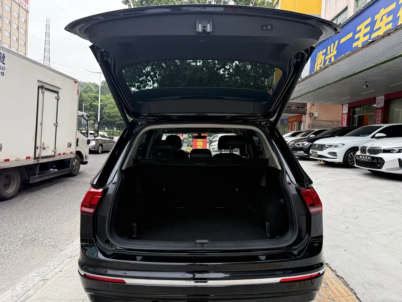 Volkswagen Tiguan L 2021 330TSI Automatic 2WD R-Line Premium фото 11