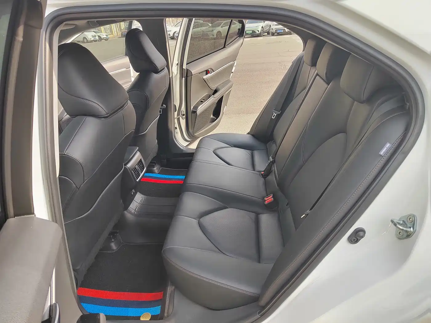 Toyota Camry 2023 2.5G Luxury Edition фото 16