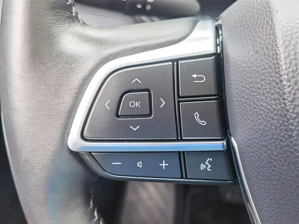 Toyota Crown Kluger 2023 2.5L HEV AWD Premium Edition фото 22