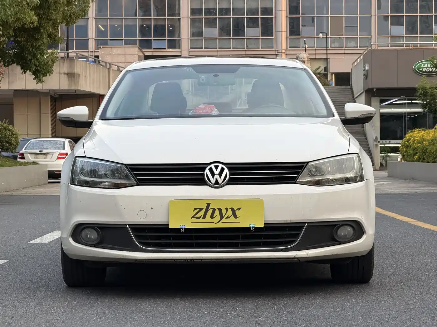 Volkswagen Sagitar 2014 Facelift 1.6L Automatic Comfort фото 2