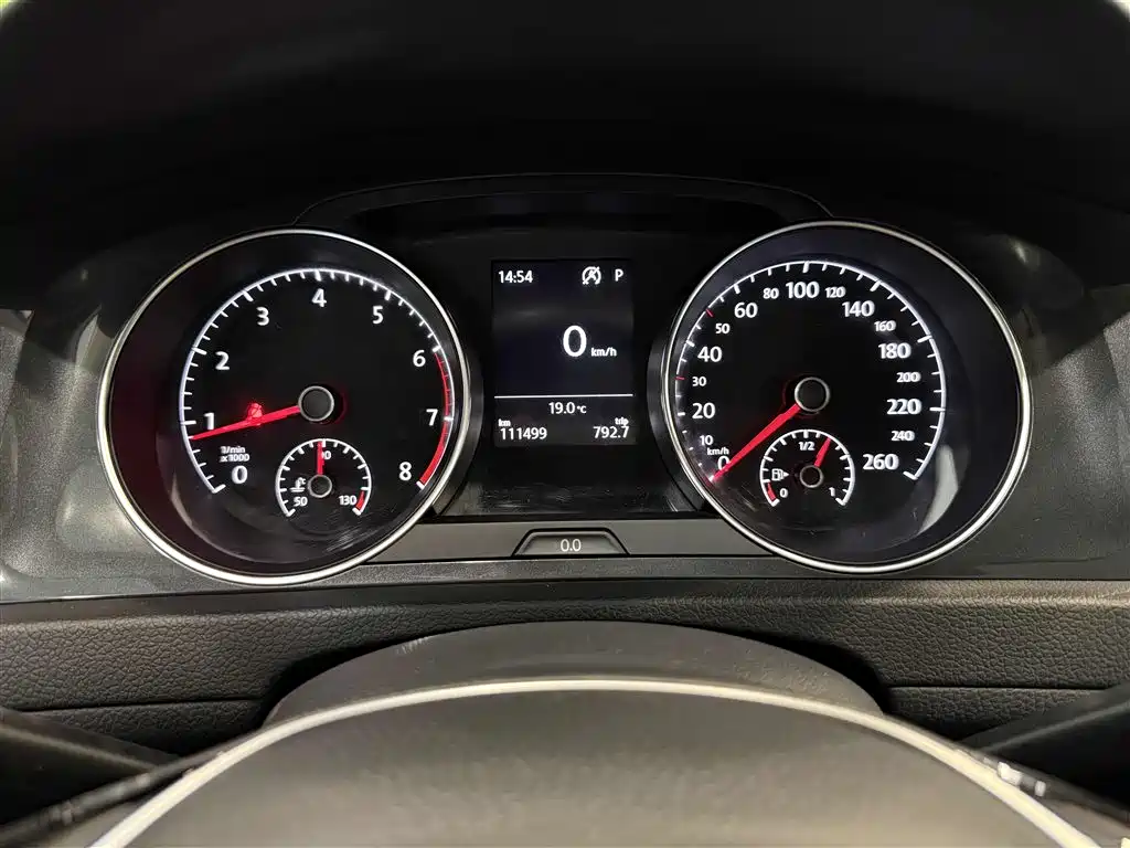 Volkswagen Golf 2018 230TSI Automatic Luxury фото 23