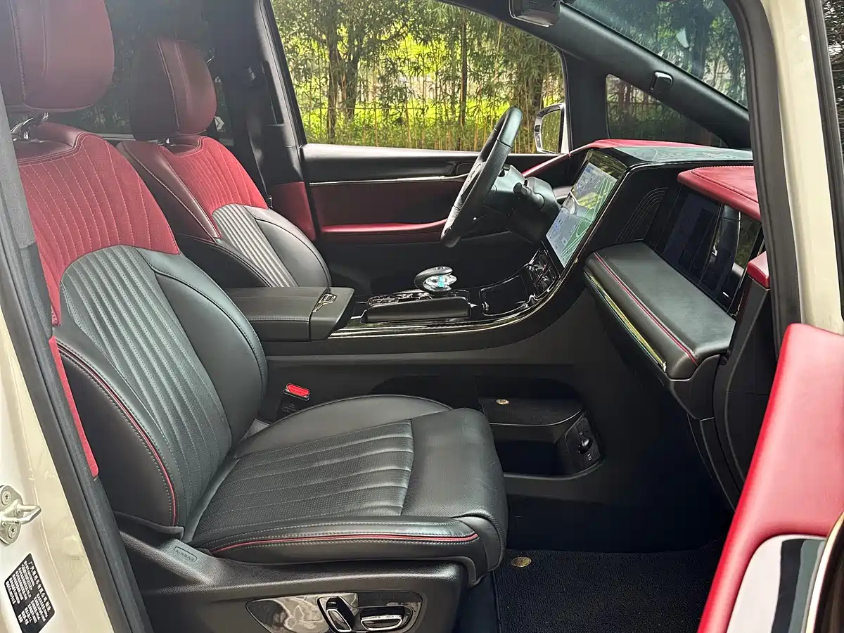 GAC Trumpchi Trumpchi E9 2023 E9 Grandmaster фото 7