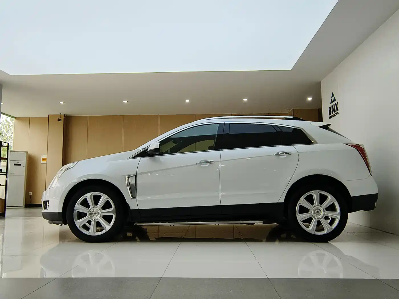 Cadillac SRX 2014 3.0L Flagship Model фото 4